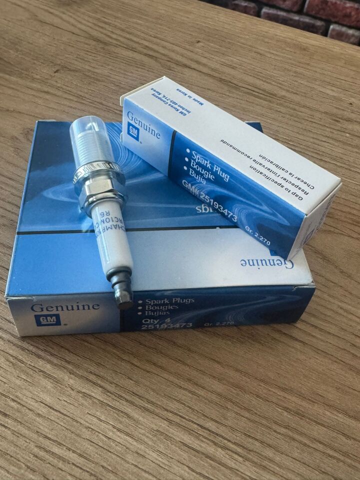 Opel Astra Cruze 1.6 Benzinli Buji Tek Tırnak Orjinal GM