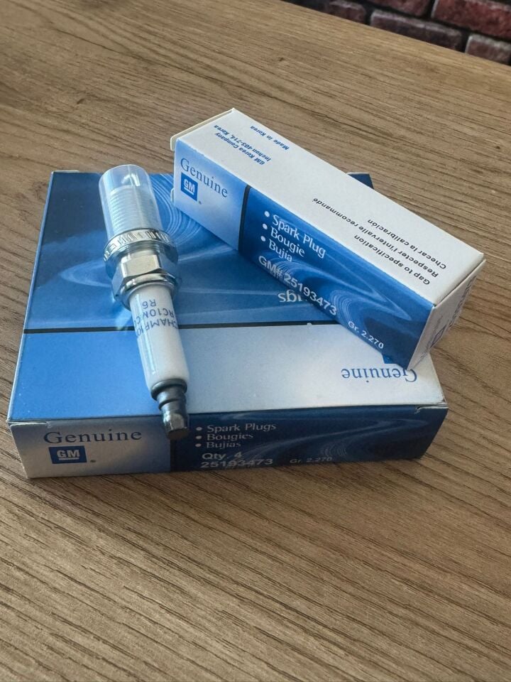 Opel Astra Cruze 1.6 Benzinli Buji Tek Tırnak Orjinal GM