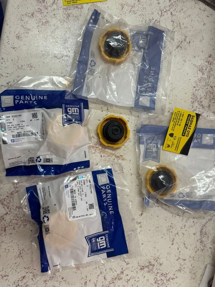 Opel Astra H Vectra C Corsa D Radyatör Yedek Su Depo Kapağı Gm Orjinal 9202799