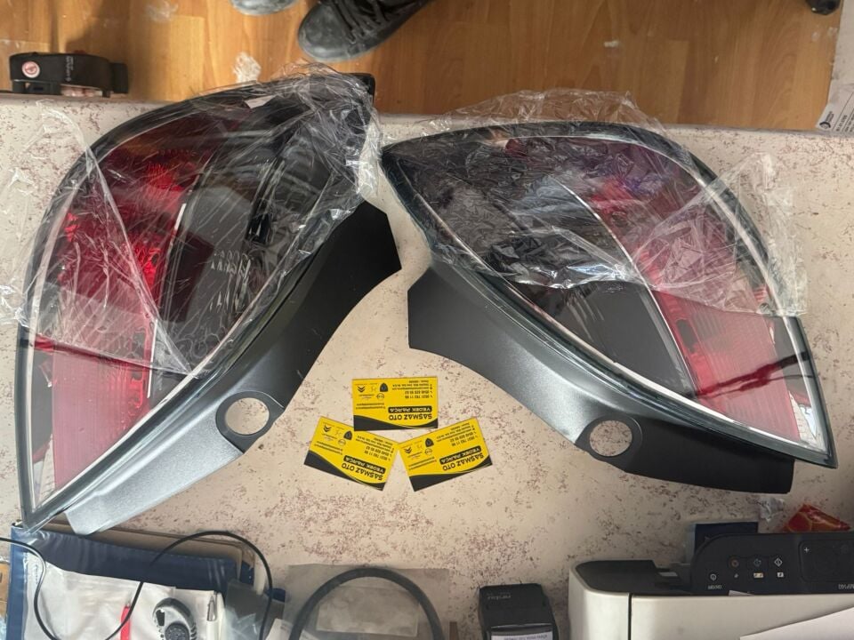 Opel Astra H Sağ Stop Lambası Füme Depo 1222434