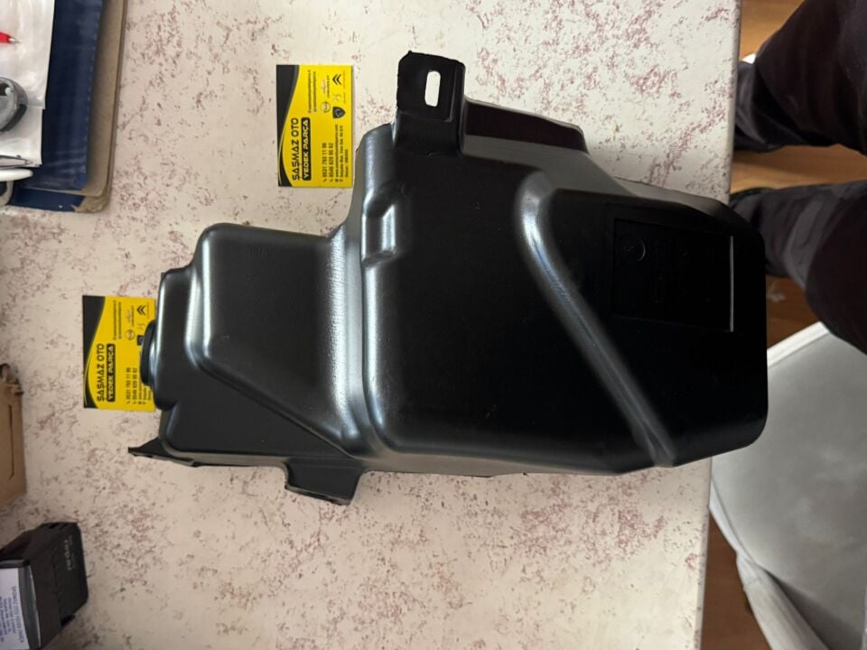 Chevrolet Cruze Silecek Su Bidonu Ithal  13260590