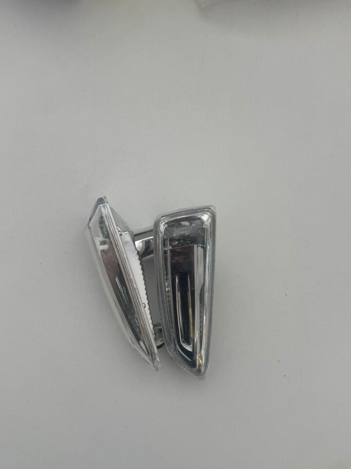 Opel Astra J Sağ Sol Çamurluk Sinyali Yan Sanayi