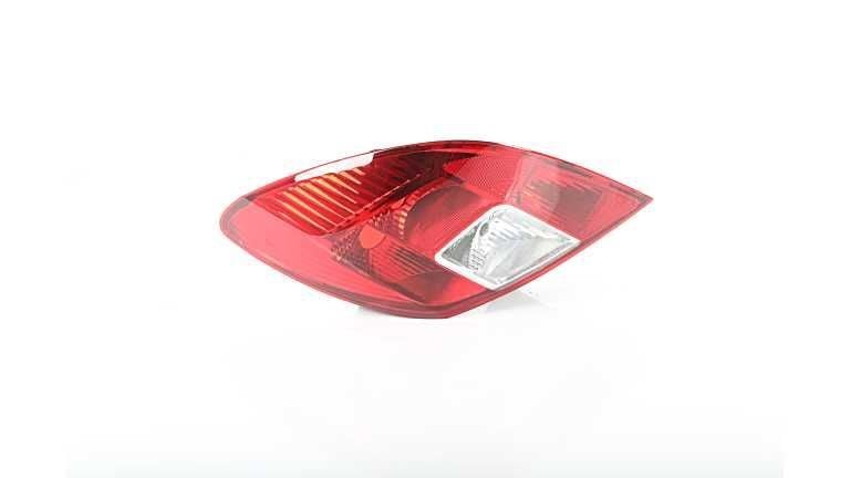BSG 65-805-015 | Stop Lambası Sağ Corsa D Bm 07-10